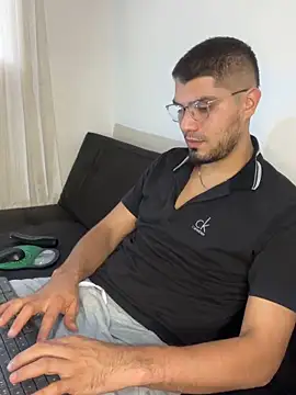 mirallesandbig online show from October 27, 9:41 pm