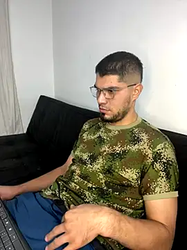 mirallesandbig online show from December 1, 10:26 pm