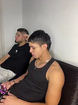 mirallesandbig online show from February 9, 11:53 pm