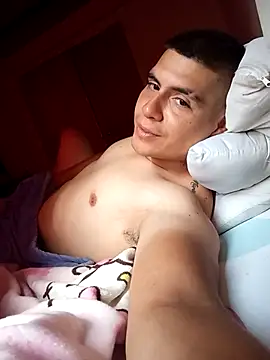 Snapshot of Zeven777 chatting on October 16, 2:29 pm Zeven777 online show from October 16, 2:29 pm