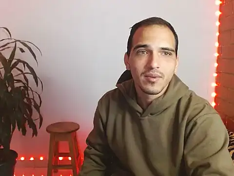 Snapshot of Maax3023 chatting on October 13, 1:11 pm Maax3023 online show from October 13, 1:11 pm