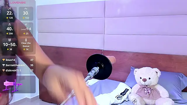 elizabeth liones  online show from November 6, 3:40 am