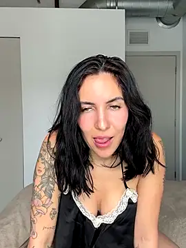 Snapshot of Lolathebaddie chatting on October 13, 3:34 pm Lolathebaddie online show from October 13, 3:34 pm