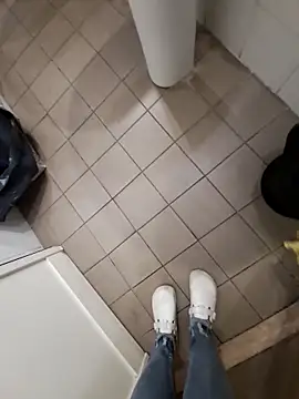 Snapshot of Michelle77_2024 chatting on October 13, 4:45 am Michelle77 2024 online show from October 13, 4:45 am