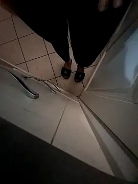 Snapshot of Michelle77_2024 chatting on October 21, 5:13 pm Michelle77 2024 online show from October 21, 5:13 pm