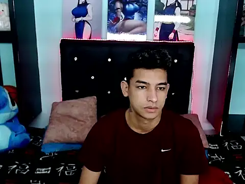 Snapshot of x_Aaron_x chatting on October 10, 8:24 am x Aaron x online show from October 10, 8:24 am