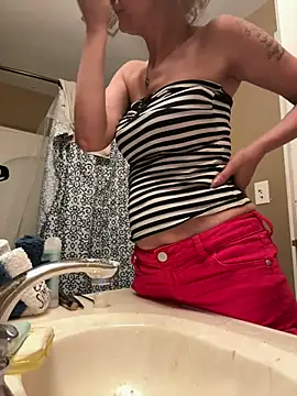 Brooklyn1987 online show from March 31, 12:12 am