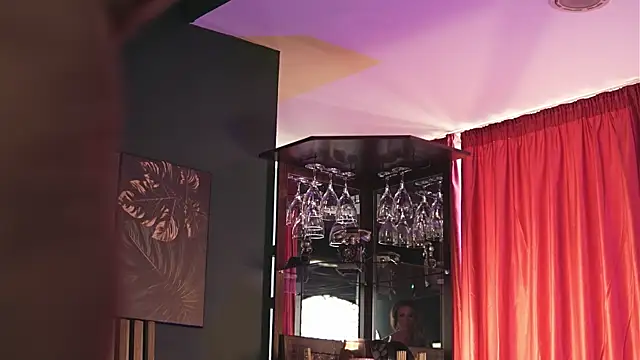 LuxenNoir online show from July 5, 9:05 am