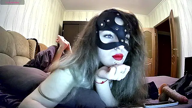 EvaTech online show from March 18, 6:00 pm