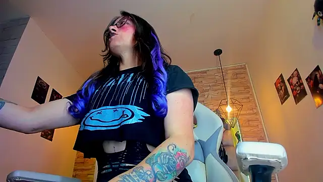 Evangelinejoness  online show from March 12, 12:00 pm