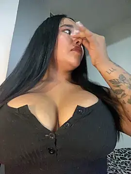 mis-violetha online show from May 7, 1:22 am