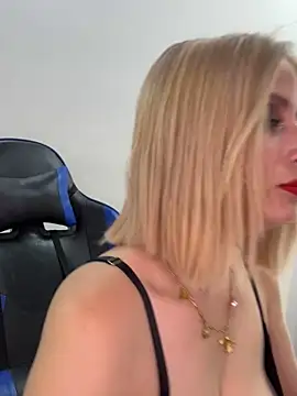 Adeline 1 online show from December 22, 2:41 am