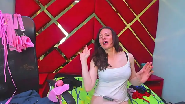 Kylie Bloom online show from March 16, 10:25 pm