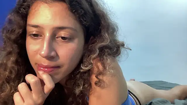 Snapshot of absoluthorrorfield chatting on February 27, 4:18 pm absoluthorrorfield online show from February 27, 4:18 pm