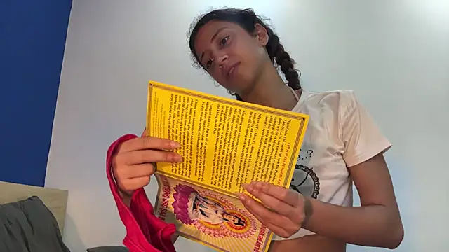 Snapshot of absoluthorrorfield chatting on March 25, 3:07 pm absoluthorrorfield online show from March 25, 3:07 pm