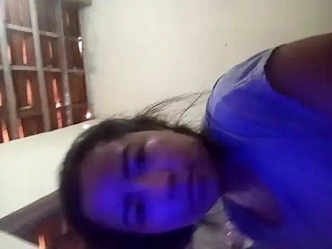 Snapshot of japinha2104 chatting on October 15, 4:18 pm japinha2104 online show from October 15, 4:18 pm