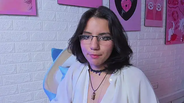 HollyPeach online show from November 13, 7:51 am