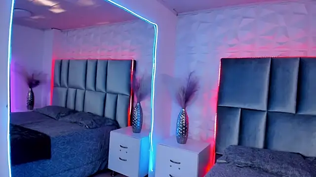 HollyPeach online show from January 12, 7:41 pm