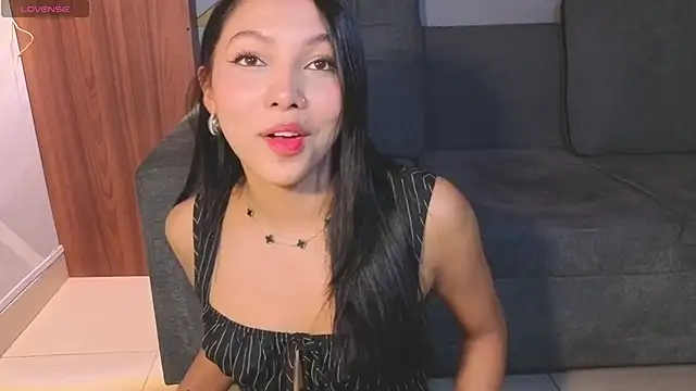 Snapshot of danna_peters chatting on January 8, 8:11 pm danna peters online show from January 8, 8:11 pm