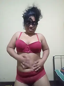 Expose Queen online show from February 16, 5:31 pm