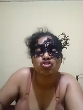 Snapshot of Expose_Queen chatting on April 6, 4:52 pm Expose Queen online show from April 6, 4:52 pm