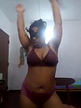 Snapshot of Expose_Queen chatting on April 17, 8:01 pm Expose Queen online show from April 17, 8:01 pm