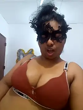 Snapshot of Expose_Queen chatting on April 19, 6:32 pm Expose Queen online show from April 19, 6:32 pm