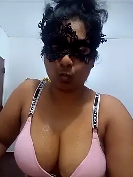 Snapshot of Expose_Queen chatting on May 3, 5:08 pm Expose Queen online show from May 3, 5:08 pm