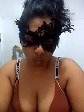 Snapshot of Expose_Queen chatting on May 24, 6:13 pm Expose Queen online show from May 24, 6:13 pm