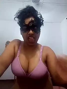 Snapshot of Expose_Queen chatting on July 10, 5:37 pm Expose Queen online show from July 10, 5:37 pm