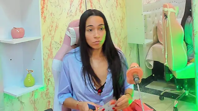 GabbiePrice online show from October 17, 3:25 pm