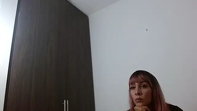 Snapshot of dasha_naughty chatting on October 21, 2:29 pm dasha naughty online show from October 21, 2:29 pm