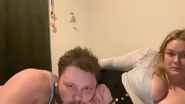 Snapshot of MilfWithStud chatting on October 11, 3:39 am MilfWithStud online show from October 11, 3:39 am