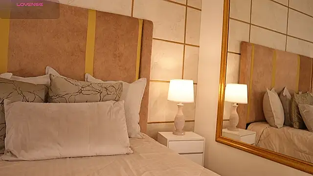 Snapshot of lyrabellini chatting on March 11, 11:38 am lyrabellini online show from March 11, 11:38 am