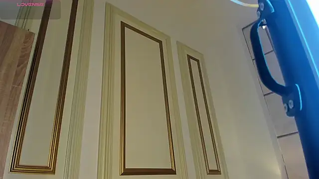 Snapshot of lyrabellini chatting on March 13, 11:39 am lyrabellini online show from March 13, 11:39 am