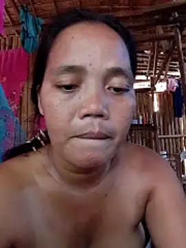 Snapshot of sweet_lara33 chatting on November 10, 6:01 am sweet lara33 online show from November 10, 6:01 am