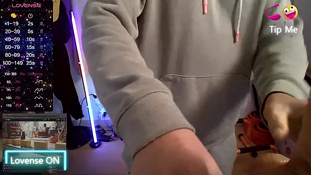 Snapshot of redcap1111 chatting on January 11, 2:00 pm redcap1111 online show from January 11, 2:00 pm