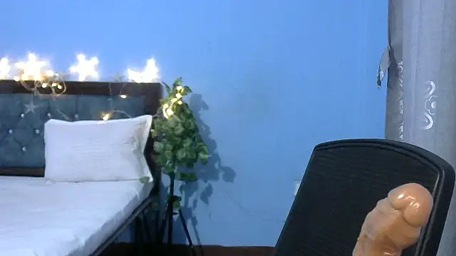 Snapshot of sanskari_girl chatting on March 18, 2:15 am sanskari girl online show from March 18, 2:15 am