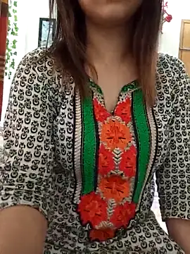 Snapshot of Tanha18 chatting on May 19, 1:56 am Tanha18 online show from May 19, 1:56 am