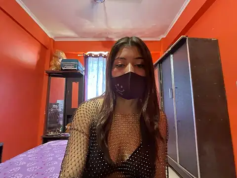 Snapshot of HOT_HONEY10 chatting on April 8, 4:23 am HOT HONEY10 online show from April 8, 4:23 am