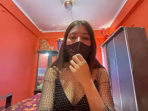 Snapshot of HOT_HONEY10 chatting on April 23, 4:24 am HOT HONEY10 online show from April 23, 4:24 am