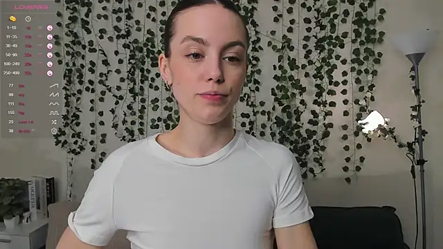 sweet and flirt online show from October 22, 7:30 am