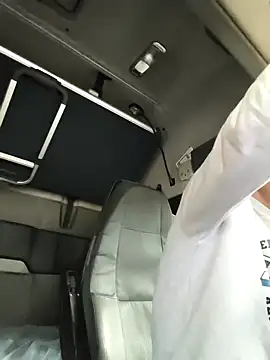 Snapshot of tt47mbt chatting on October 11, 3:21 pm tt47mbt online show from October 11, 3:21 pm