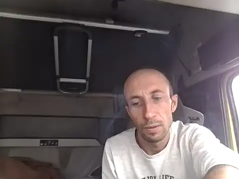 Snapshot of tt47mbt chatting on October 12, 11:42 am tt47mbt online show from October 12, 11:42 am