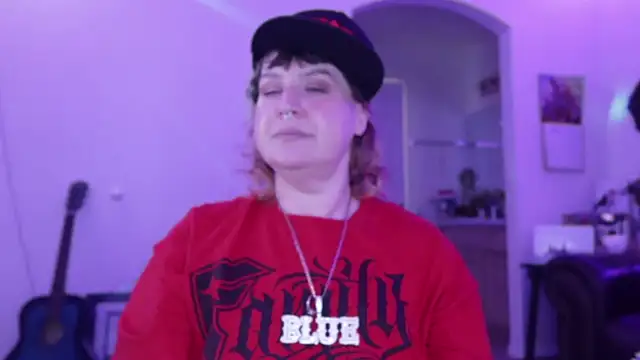 Snapshot of BellaBlueBBW chatting on January 20, 4:45 pm BellaBlueBBW online show from January 20, 4:45 pm