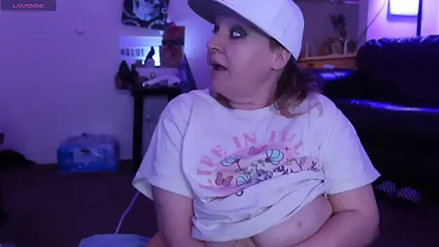 Snapshot of BellaBlueBBW chatting on March 7, 1:42 am BellaBlueBBW online show from March 7, 1:42 am