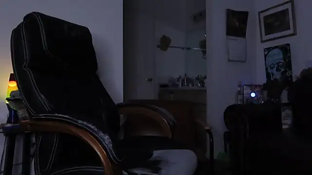 BellaBlueBBW online show from March 18, 12:30 pm