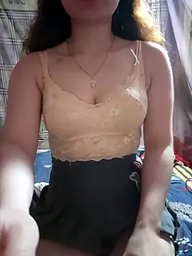 LeanaLy online show from December 4, 1:59 am