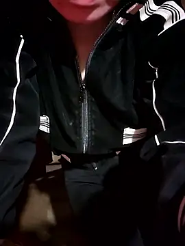 LeanaLy online show from December 16, 12:32 pm