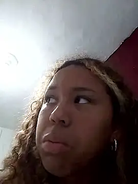 Snapshot of Camilanifeta chatting on December 19, 10:50 pm Camilanifeta online show from December 19, 10:50 pm